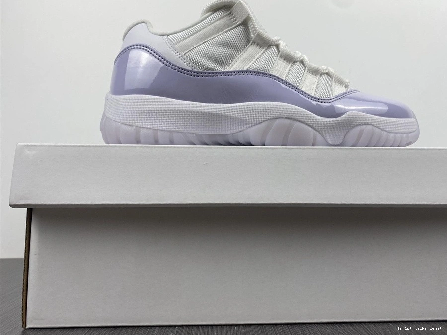 AH7860-101 Air “Pure 11 Violet” Jordan Low 0405